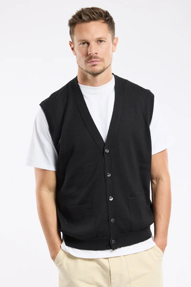 Fine Crafted Sleeveless cardigan – merino wool Organic