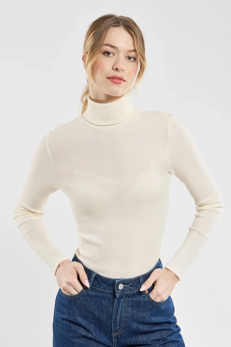 Carefully Designed Polo neck T-shirt – wool and silk Excellent