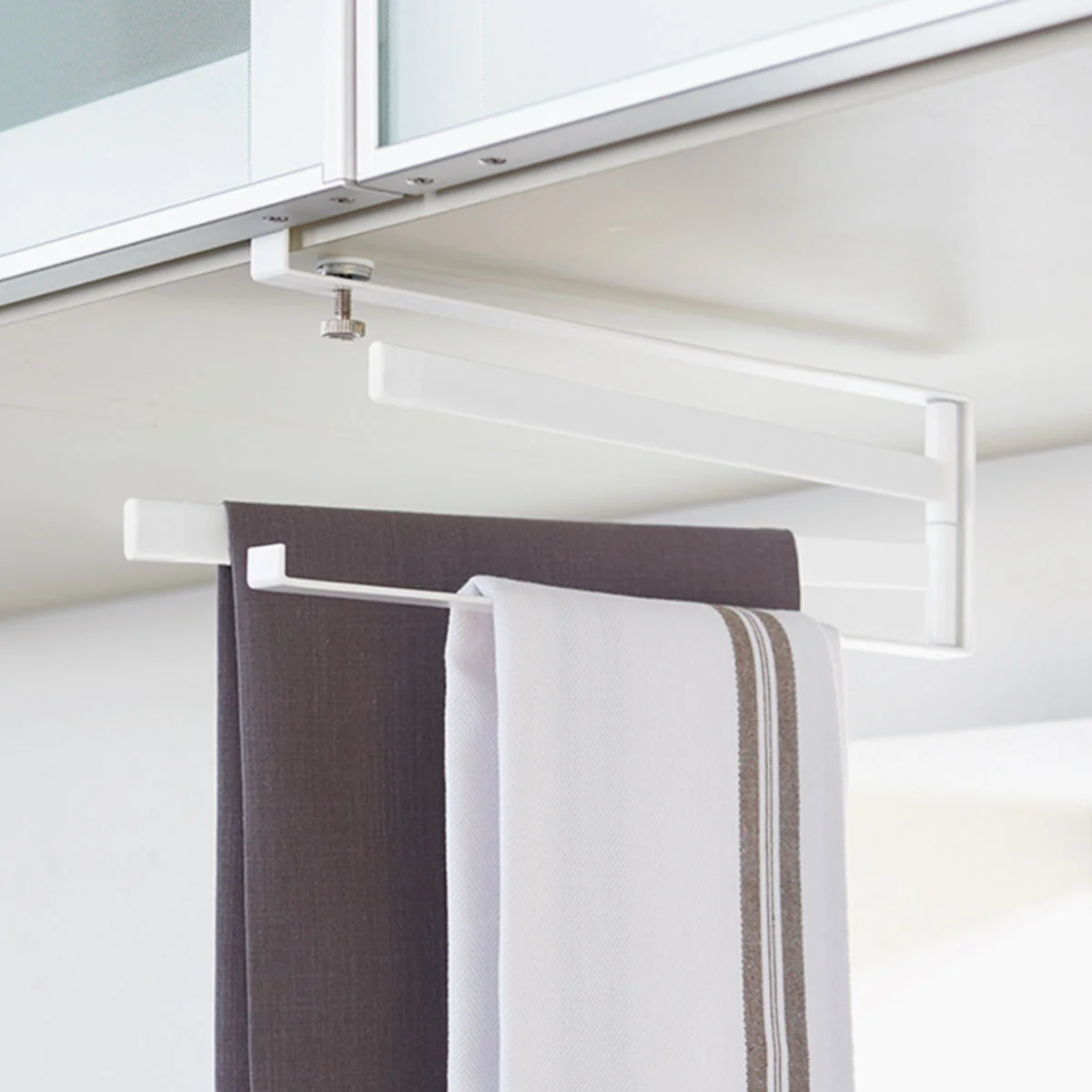 Flexible WALL CABINET CLOTH HANGER FLAT WH Recyclable