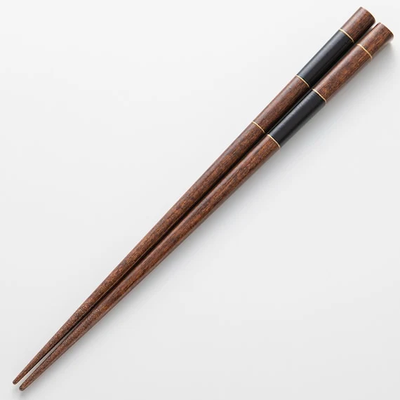 Top-Quality NON-SLIP WOOD CHOPSTICKS ICHIMAZU Detailed