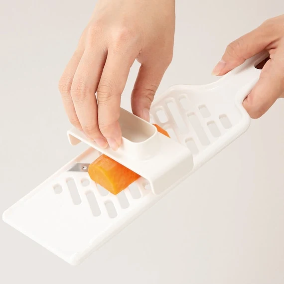 Relaxed SLICER GRATER Soft