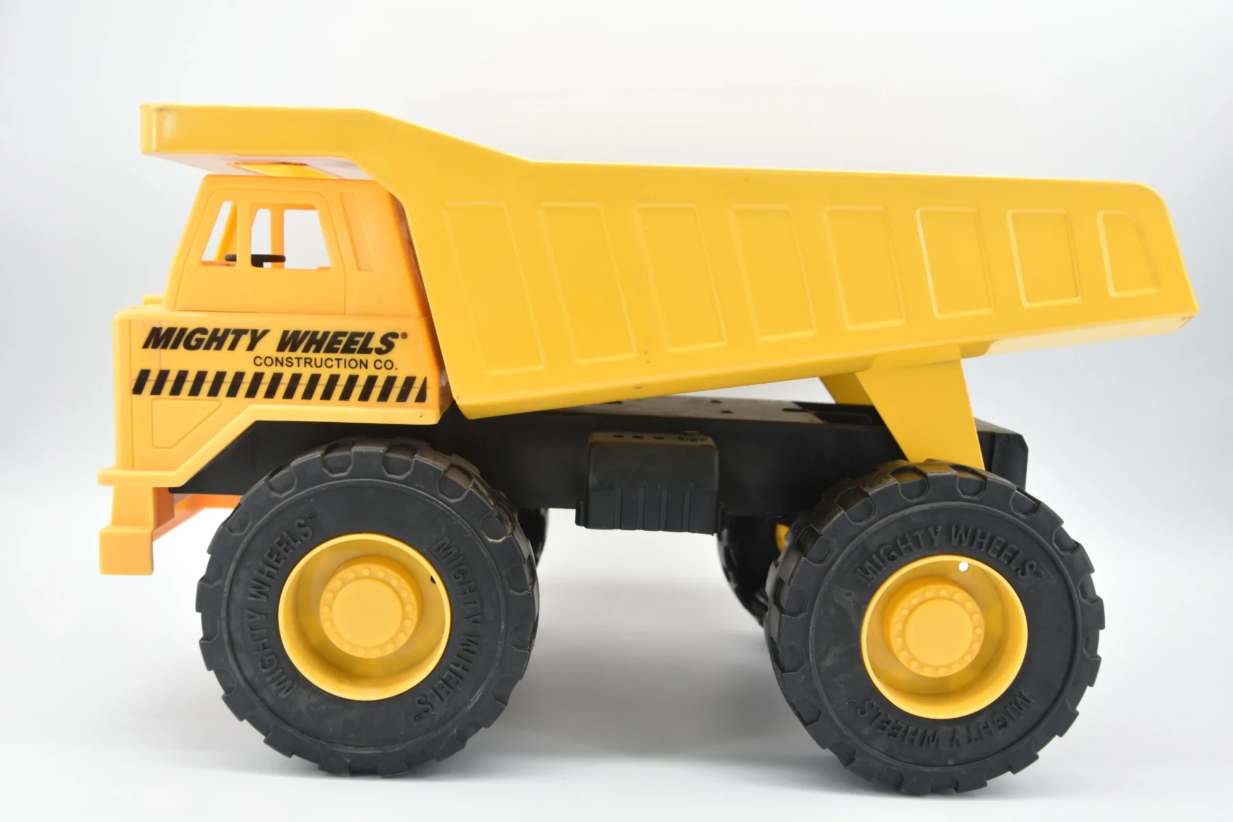 Fast Mighty Wheels 16in Dump Truck Metal Sophisticated