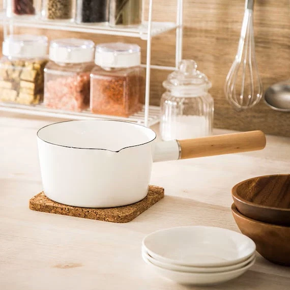 Consistent ENAMEL MILKPAN 15CM WH Reusable