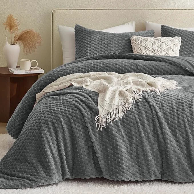 Eco-Friendly Petrichor Fluffy Twin Comforter Set – Ultra-Soft Gray Flannel Thick Comforter for Queen Bed Luxury Warm Bedding Set for Winter amp Fall Cozy Fuzzy Bed Set 2 Pieces 1 Comforter amp 1 Pillowcase First-Class