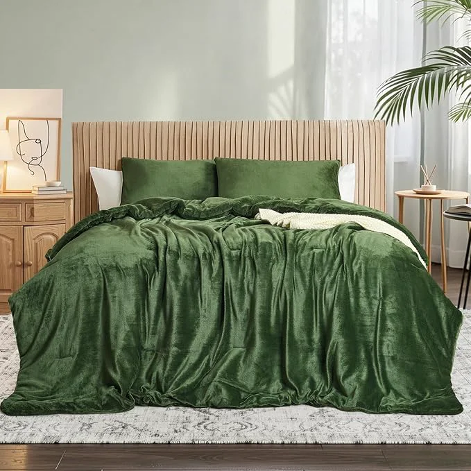 Unique Wajade King Size Comforter Set- 3 Pieces Dark Green Bed in A Bag for All Seasons Bedding Set with 1 Comforters and 2 Pillowcases Innovative