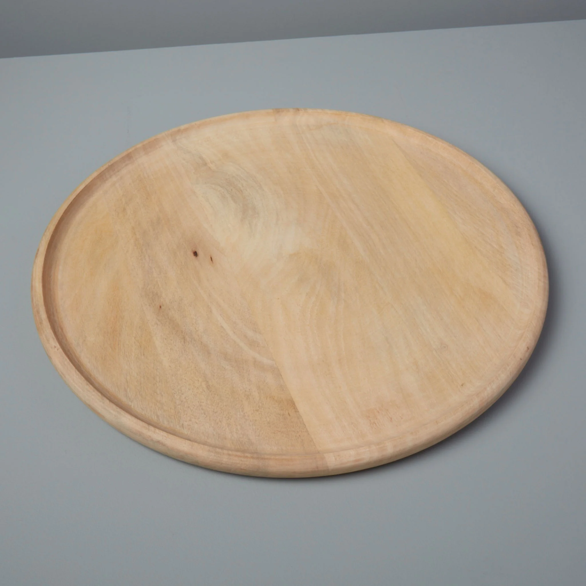 Casual Raw Mango Wood Round Tray XL Crafted