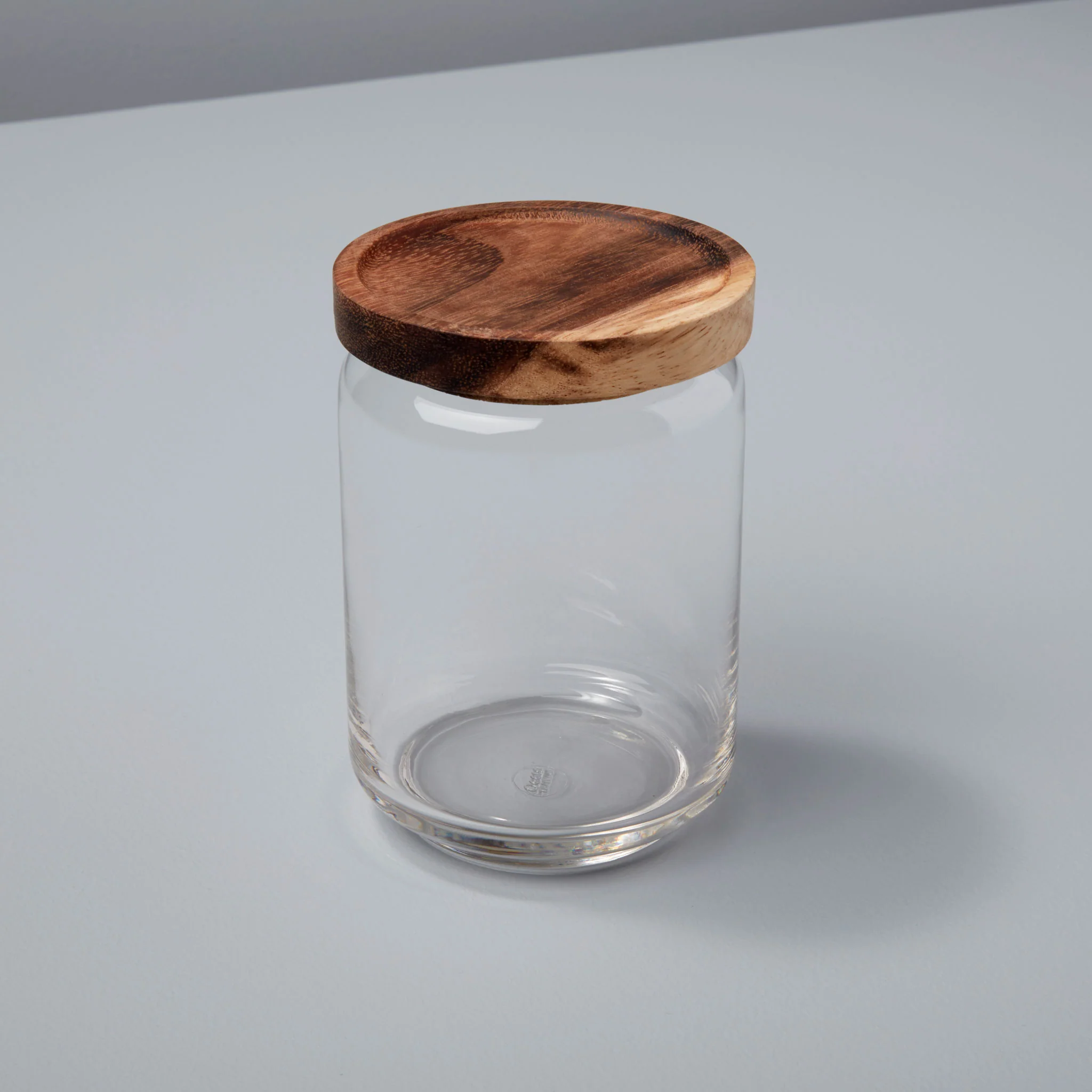 Convenient Glass Container with Acacia Lid Medium Professional