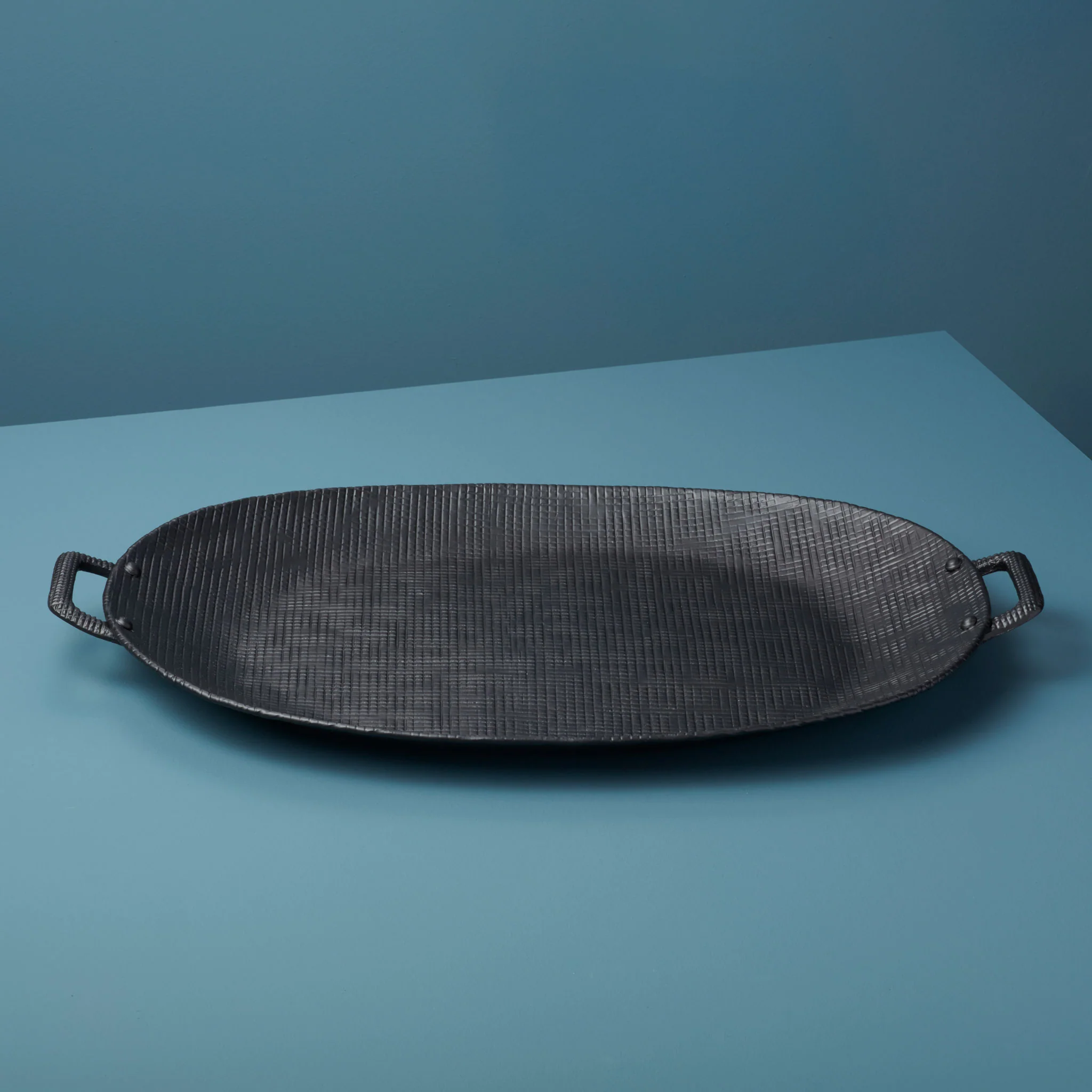 Fashionable Wallis Aluminum Tray with Handles Easy-to-Use