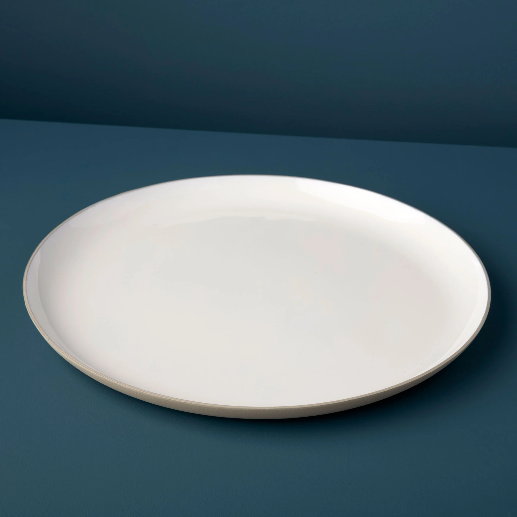 Fast Easton Round Platter Dove Smooth