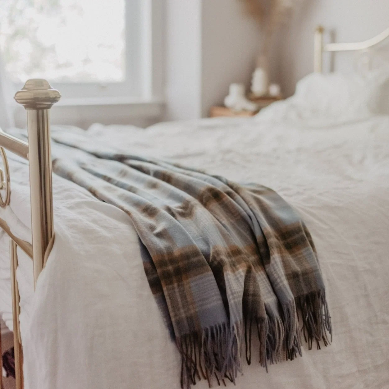Genuine Lambswool Blanket in Coastal Heritage Check Excellent