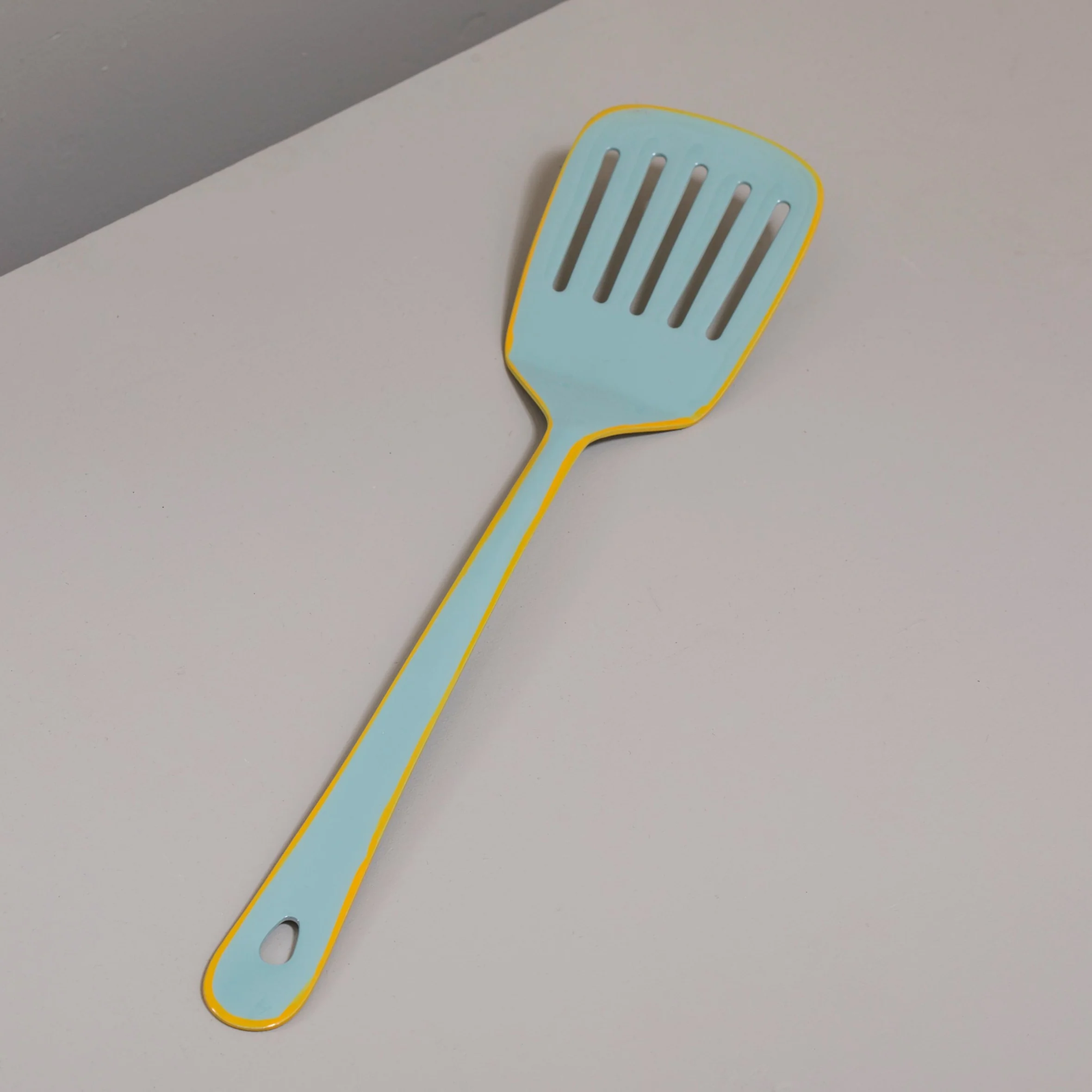 First-Class Harlow Spatula Blueberry Classic
