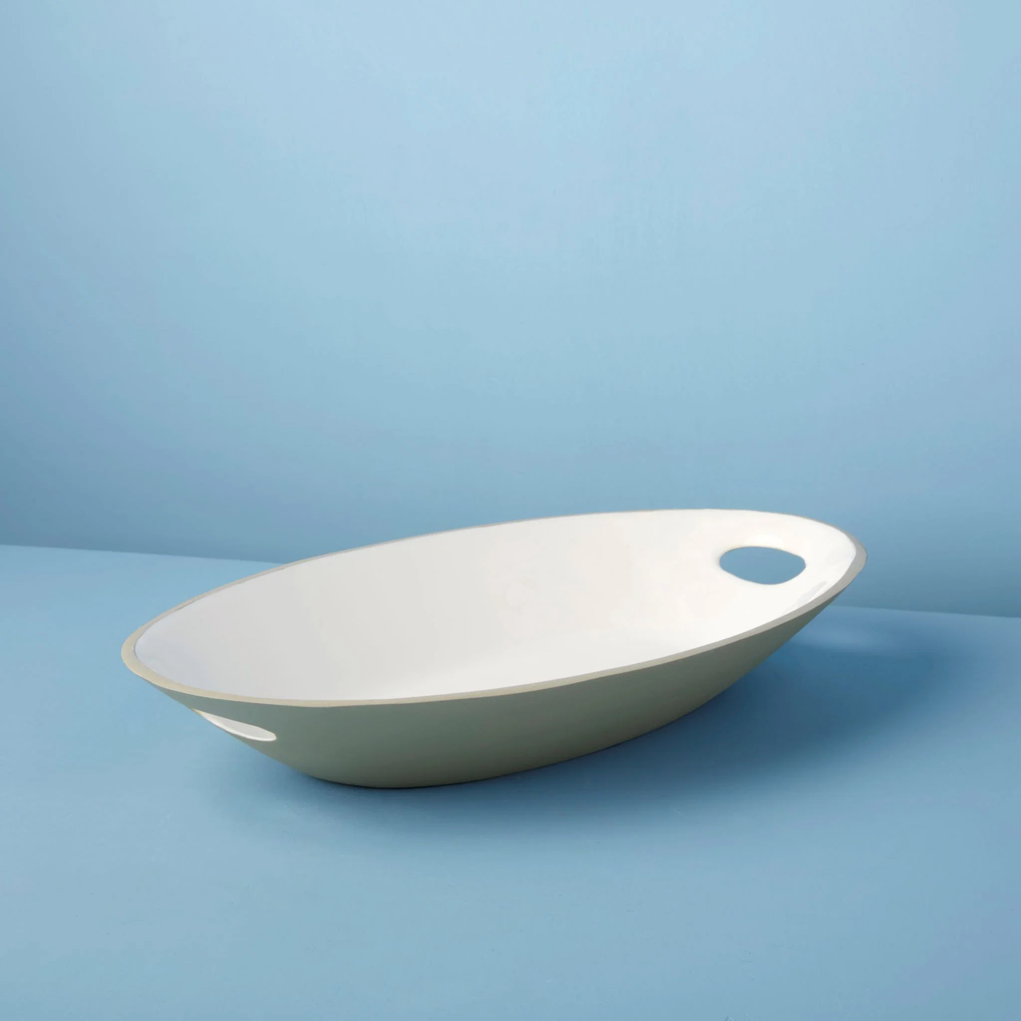 Relaxed Easton Handled Dish Dove Casual