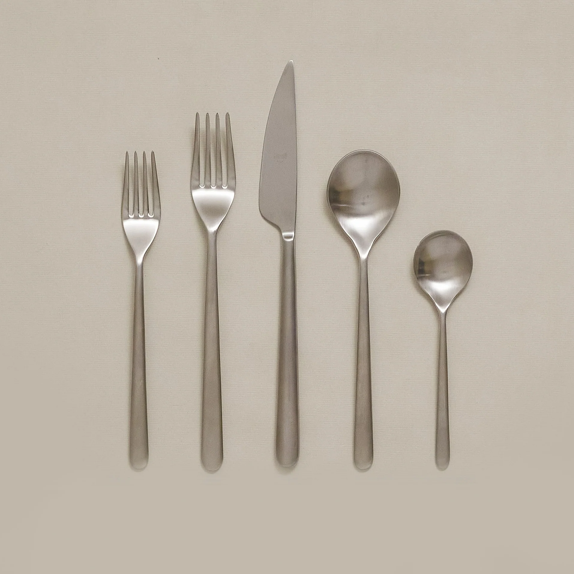 Exclusive Linea Ice Stainless Flatware Set Excellent