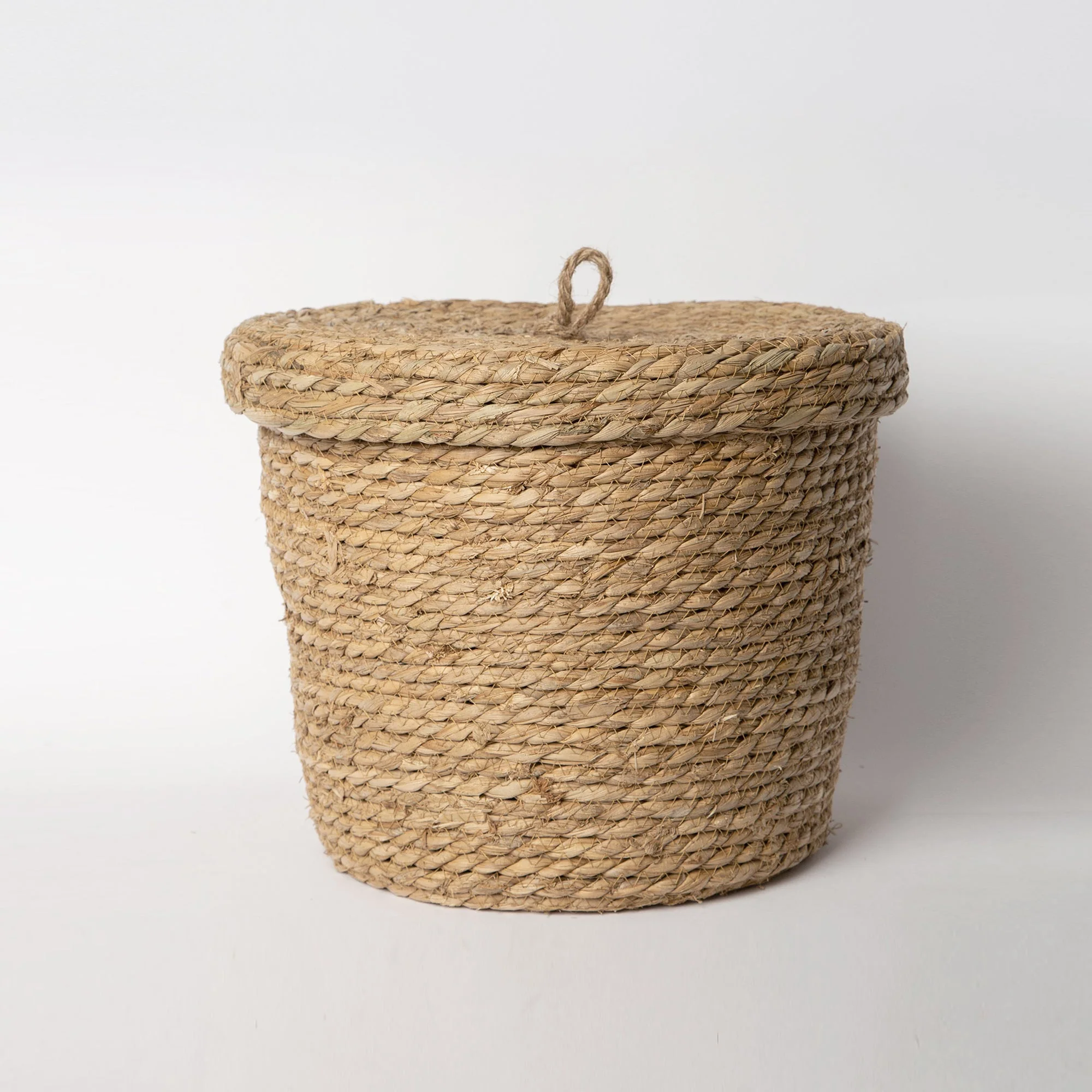Trusted 830 – Seagrass Basket with lid Professional