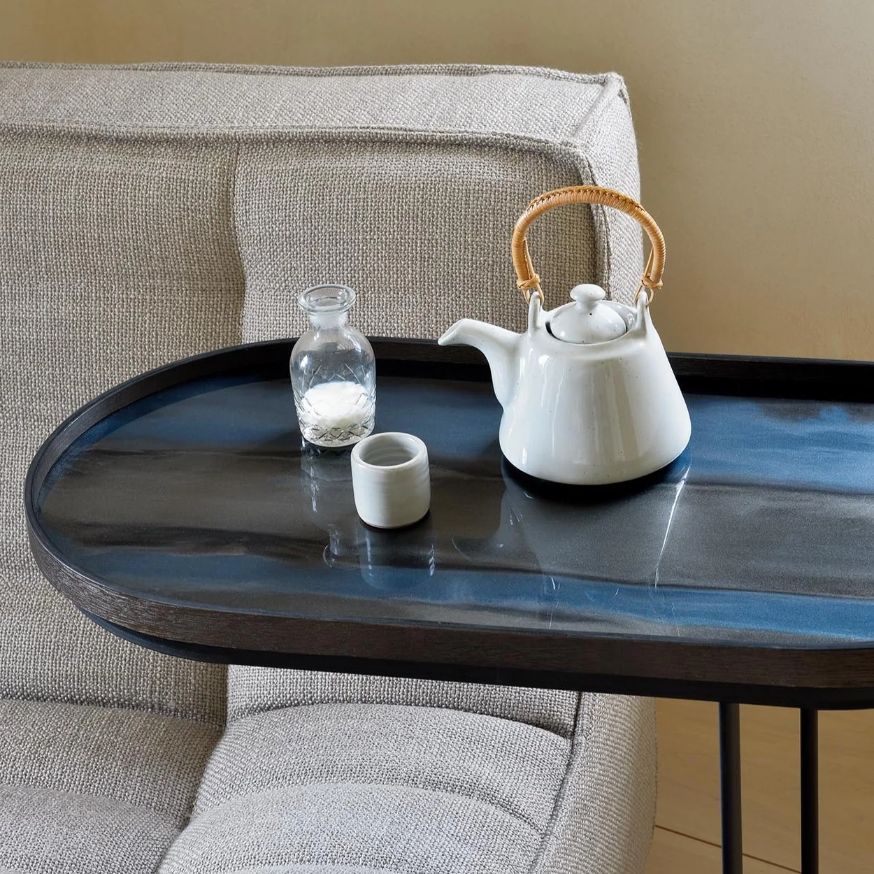 Premium Oblong Graphite Glass Organic Tray Refined