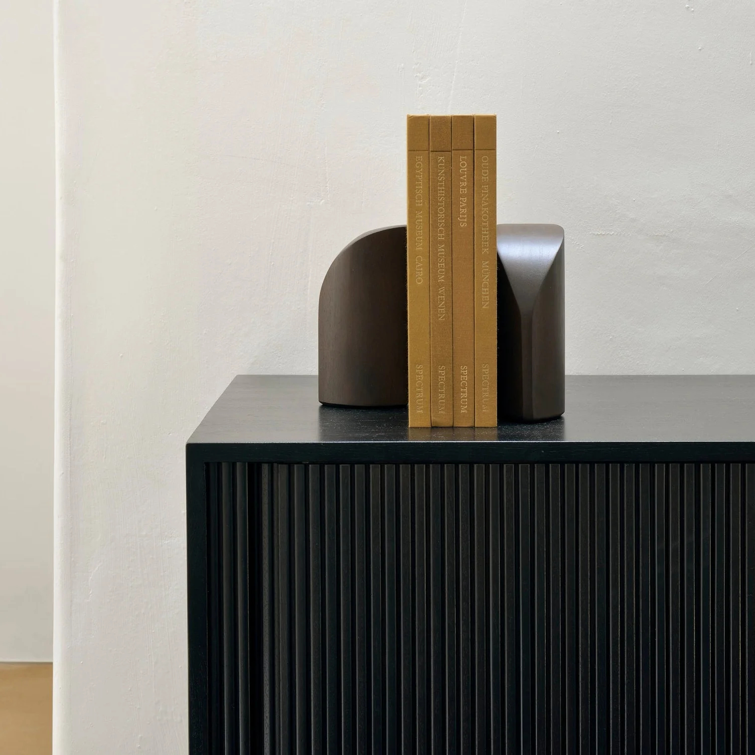 Carefully Designed Pi Dark Brown Mahogany Bookends Set Of 2 Proven