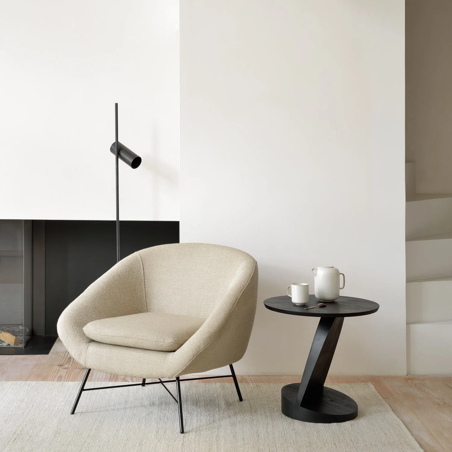 First-Class Barrow Lounge Chair Off White Innovative