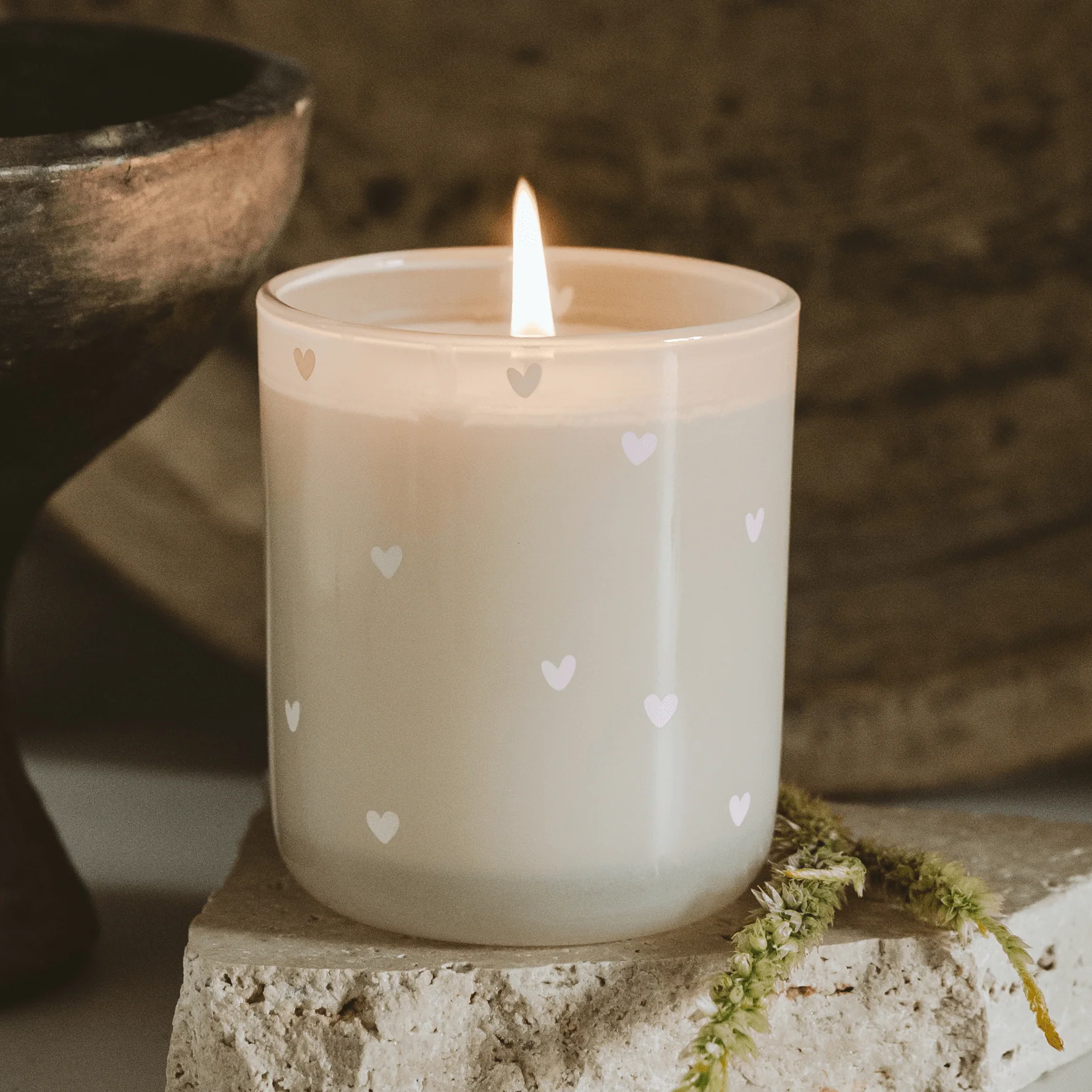 Elite All Over Hearts Soy Candle – Tinted Glass Jar – 12 oz Versatile