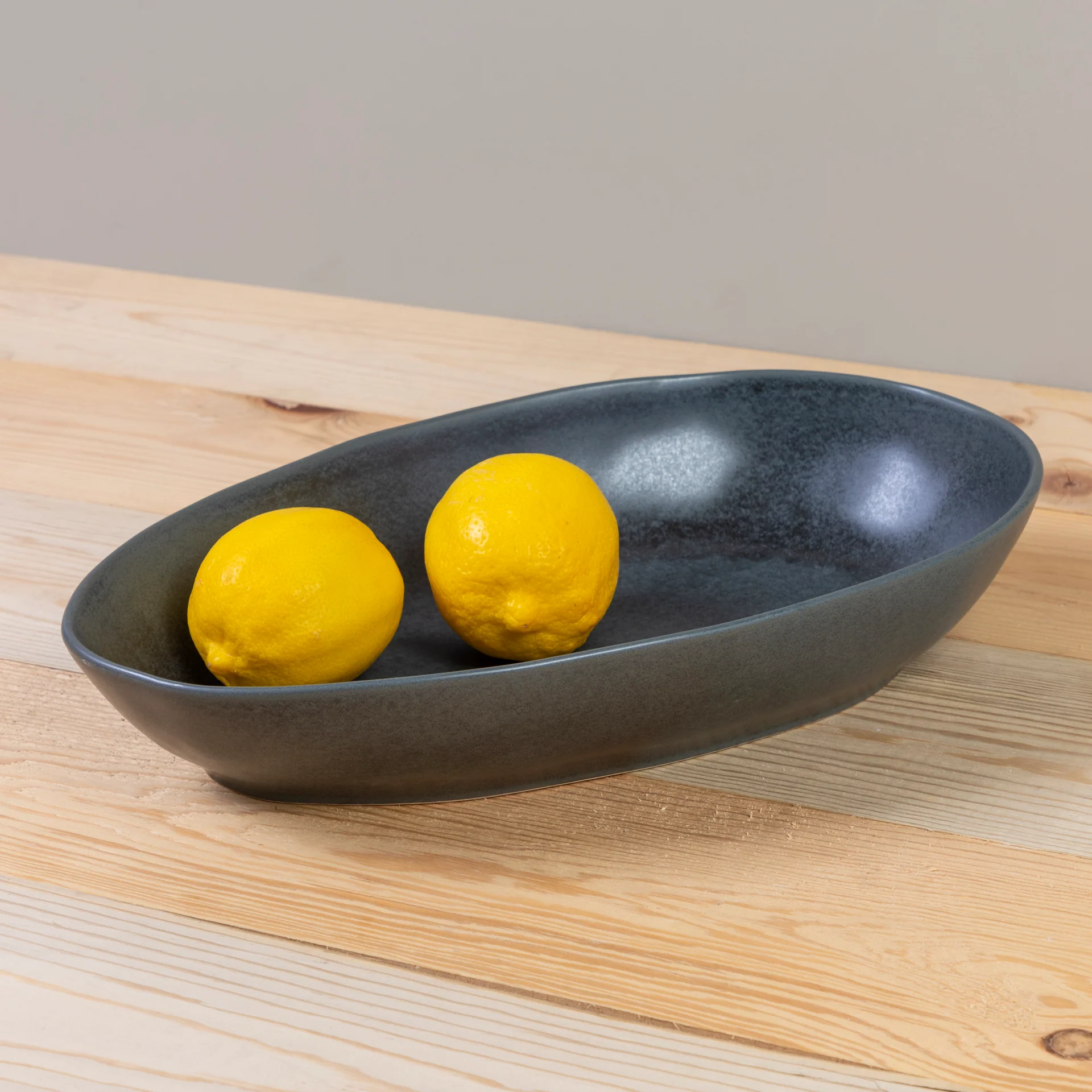 Elite Livia 14 quot Oval Baker Black Premium Material