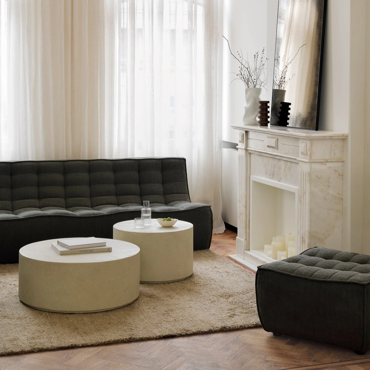 High-Grade Elements coffee table – Microcement – Off White – round Secure