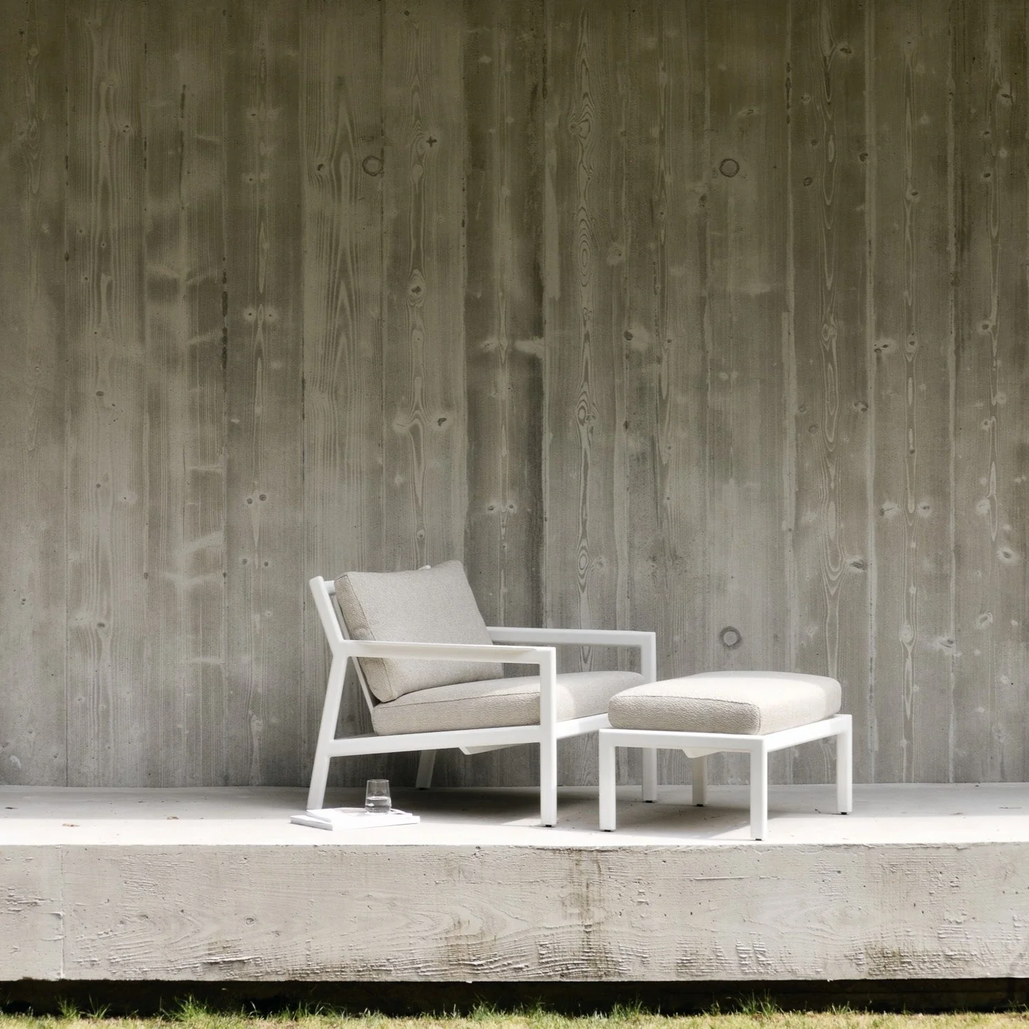 Green Jack outdoor lounge chair – aluminium – white – Off White fabric Genuine