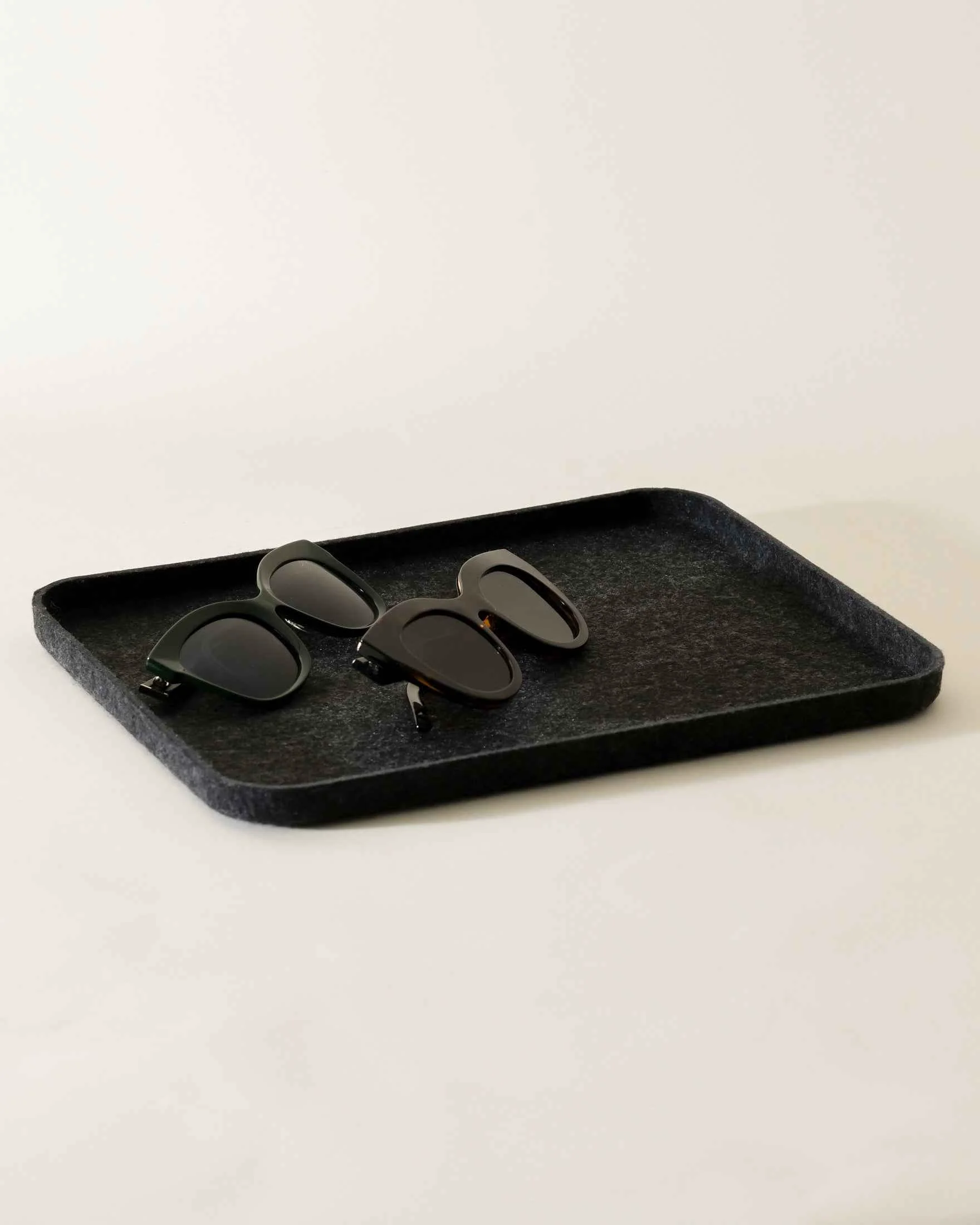 Modern The Wide Tray Sculpted Wide Lid Official
