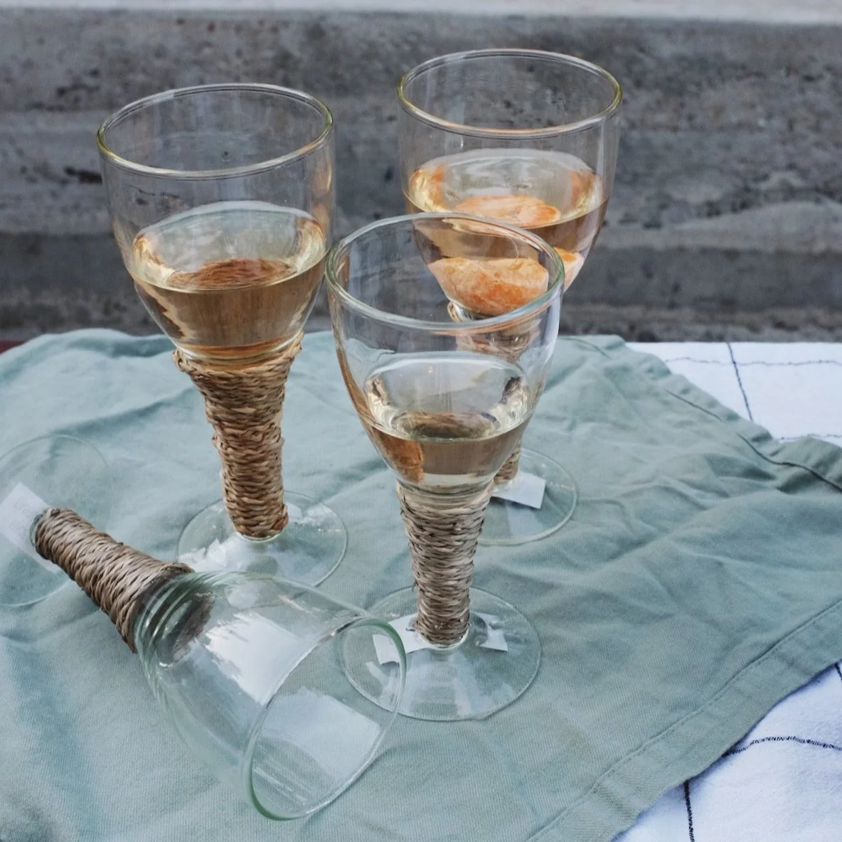 Fashionable Seagrass Sm Wine Glass Classic