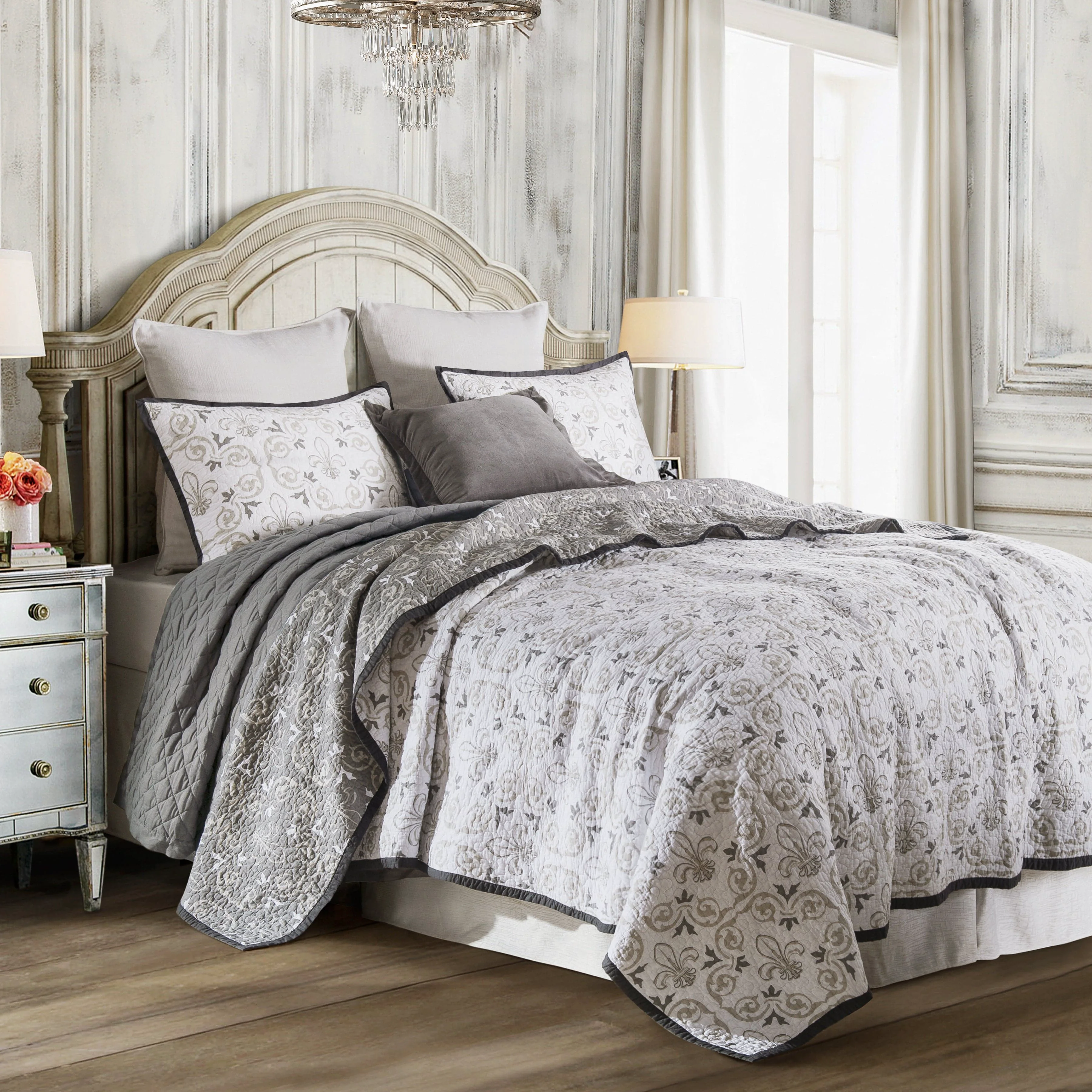 Detailed Fleur De Lis Reversible Quilt Set 2 Pc Relaxed