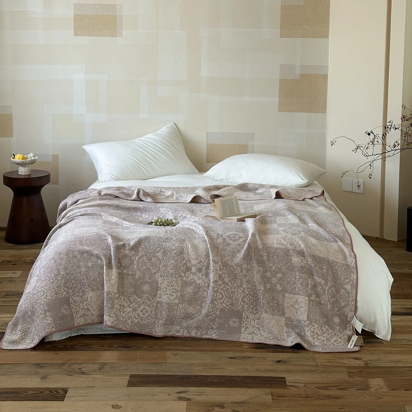 Practical Ownkoti Reversible Jacquard Vintage Floral Quilt Soft