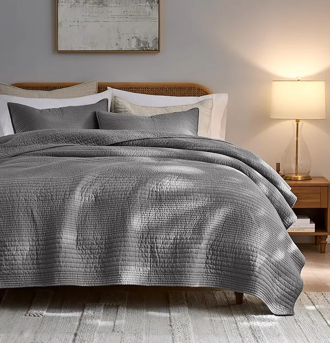World-Class palassio Striped Dark Grey Cotton Quilt King Size Bedding Sets Lightweight Crinkly Channel Pick Stitch Textured Bedspread Soft Shabby Chic Farmhouse Country Coverlet for All Season 2 Shams Classic