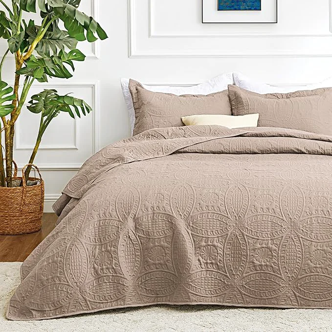 Trusted Love 39 s cabin California King Size Quilt Bedding Set Burlwood Bedspreads – Cal King Lightweight Bedspread Comforter – Coin Pattern Coverlet for All Season – 3 Pieces 1 Quilt 2 Pillow Shams Secure