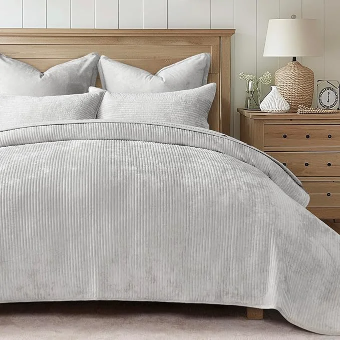Smart EVERGRACE Velvet Quilt Set Queen Size Luxurious Soft Quilted Bedding Sets Lightweight Velvet Comforter for All Season Striped Channel Bedspread Coverlet with 2 Shams Frost Gray Top-Quality