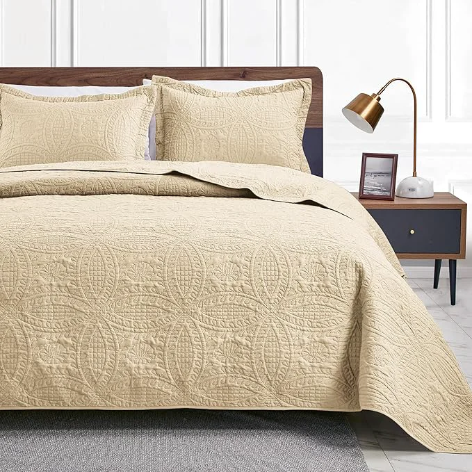Love 39 s cabin California King Size Quilt Bedding Set Camel Bedspreads – Cal King Summer Lightweight Bedspread Comforter – Coin Pattern Coverlet for All Season – 3 Pieces 1 Quilt 2 Pillow Shams Fast