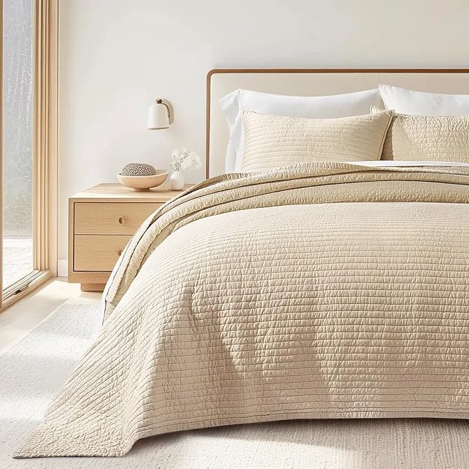 Luxury EVERGRACEHOME Cotton Sateen Quilt Set King Size Pre-Washed Cotton Channel Stitch Coverlet Bedspread 3 Pieces Lightweight Soft Bedding Sets for All Season with 2 Pillow Shams Light Sand Consistent