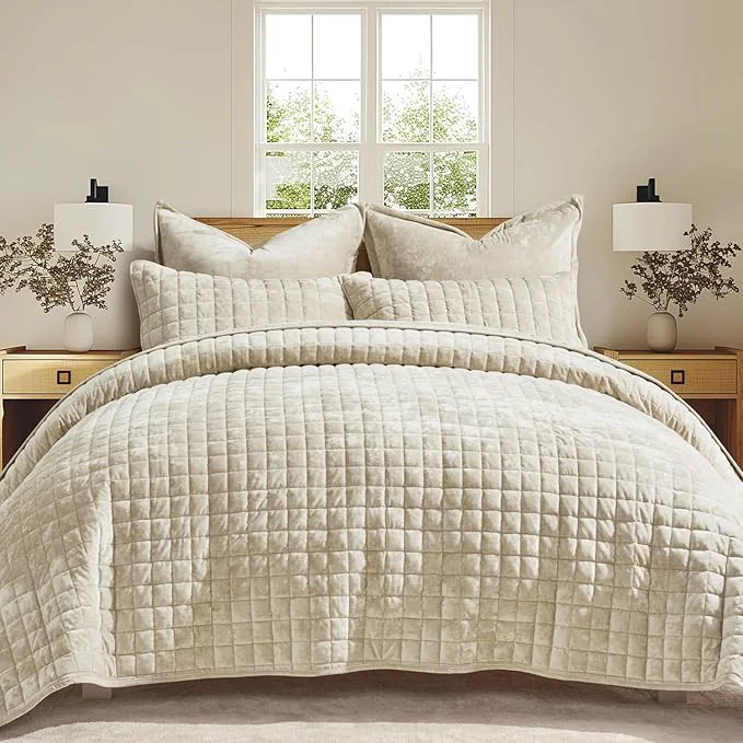Certified RECYCO Luxury Velvet Quilt Set California King 118 39 39 x 106 39 39 Oversized Bedspread Ultra Soft Velvet Comforter Lightweight Box Stitch Bedding Sets for All Season with 2 Shams Beige Smooth