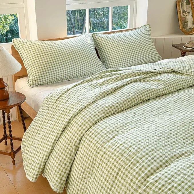 Breathable Sage Green Gingham Twin Quilt Set Soft Pre-washed Microfiber Green Plaid Twin Bedspread Lightweight Checked Summer Quilt Grid Bedding Coverlets for All Seasons Includes 1 Quilt 1 Pillow Sham Minimalist