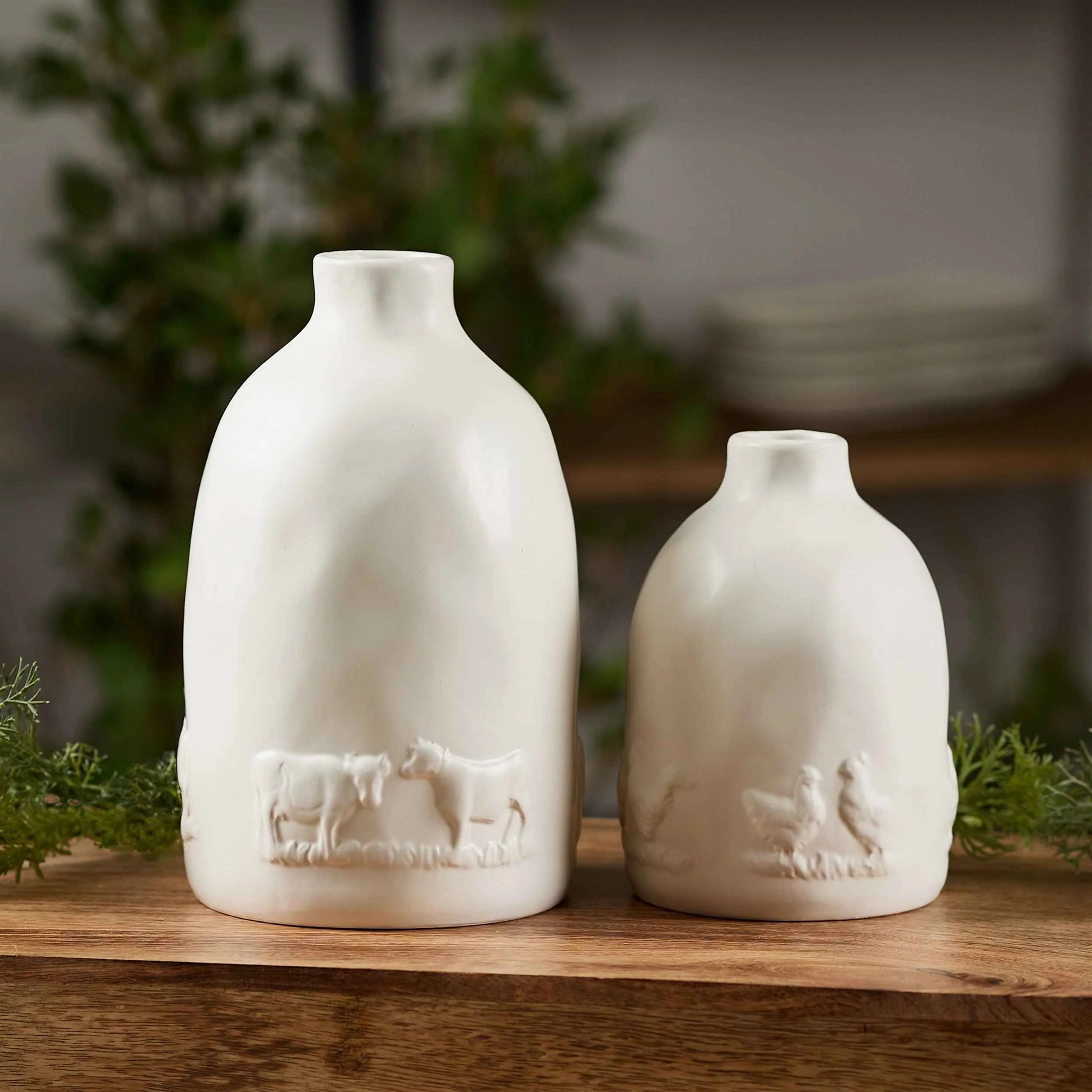Reusable Set of 2 Farmhouse Ceramic Farm Animal Vases – Rustic Home Decor Accent Pieces Comfortable