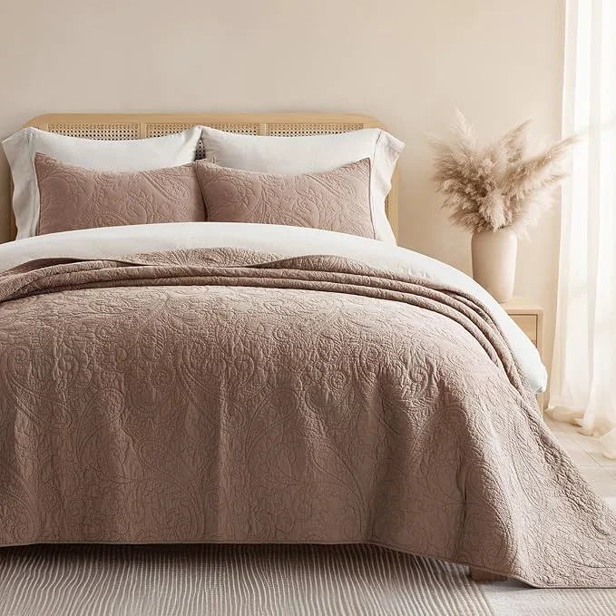 Long-Lasting EVERGRACE Cotton Paisley Quilt Set Queen Size 3 Piece Set – Prewashed Lightweight Bedspread with 2 Shams Soft Matelasse Coverlet for All-Season Dusty Brick Red Undertones Consistent