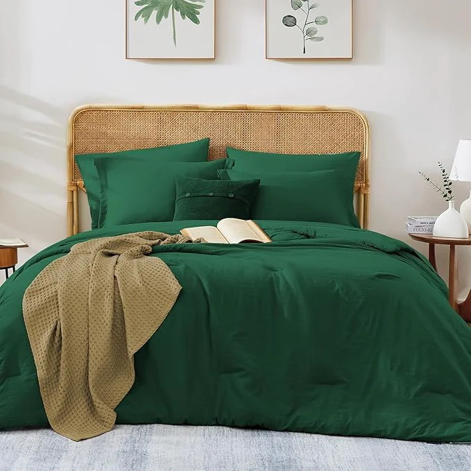 Expertly Made WRENSONGE Queen Comforter Set- 7 Pieces Soft Emerald Green Bed in a Bag with Fitted Sheet Flat Sheet 2 Pillow Shams and 2 Pillowcases- Warm Bedding Sets Queen for All Season Fashionable