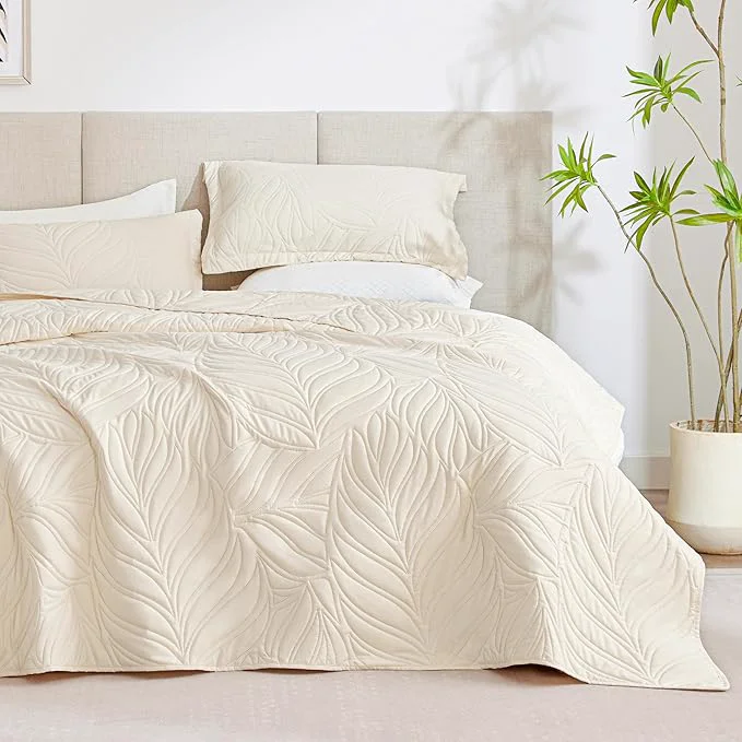 Original EXQ Home Quilt Set Full Queen Size Beige 3 Piece Lightweight Soft Coverlet Modern Style Leaf Pattern Bedspread Set 1 Quilt 2 Pillow Shams Healthy