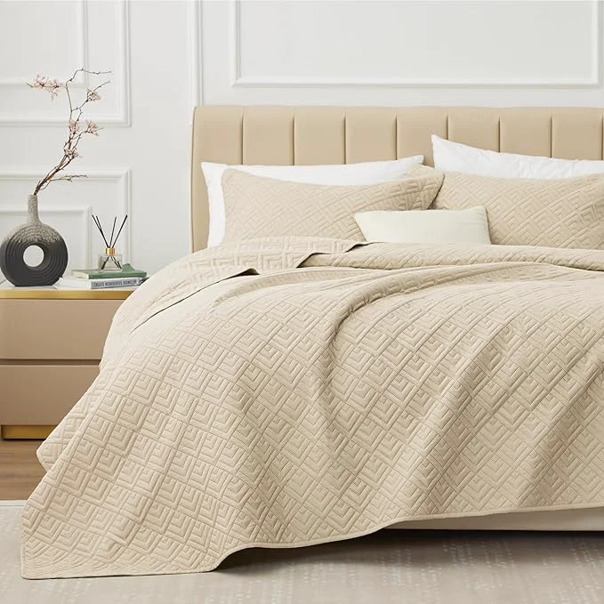 Official EXQ Home Quilt Set King Size Beige 3 Piece Lightweight Soft Coverlet Modern Style Squares Pattern Bedspread Set for All Season 1 Quilt 2 Pillow Shams Smart