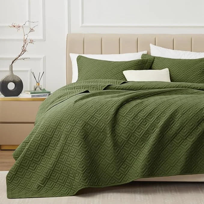 Stylish EXQ Home Quilt Set King Size Forest Green 3 Piece Lightweight Soft Coverlet Modern Style Squares Pattern Bedspread Set 1 Quilt 2 Pillow Shams Reliable