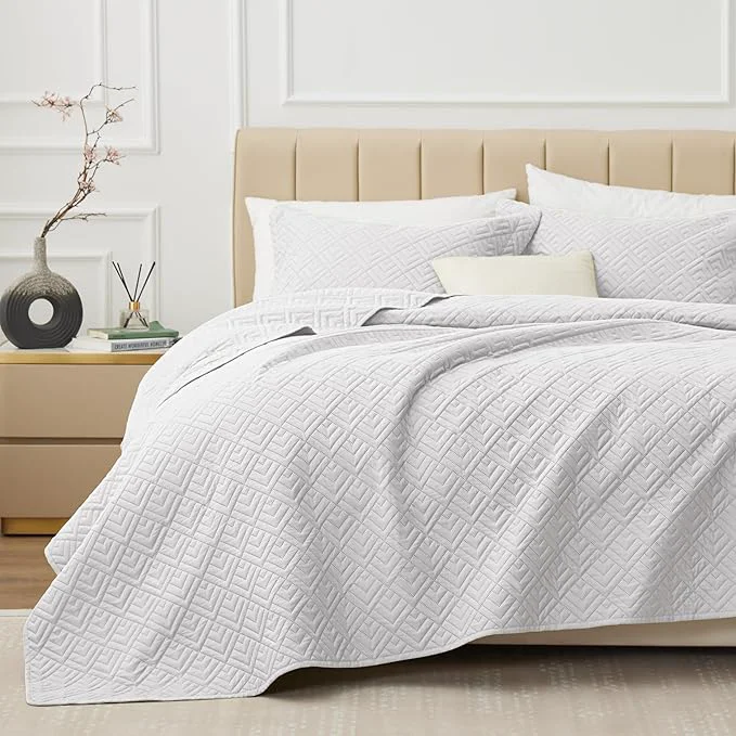 Reusable EXQ Home Quilt Set Full Queen Size White 3 Piece Lightweight Soft Coverlet Squares Pattern Bedspread Set for All Seasons 1 Quilt 2 Pillow Shams High-Grade