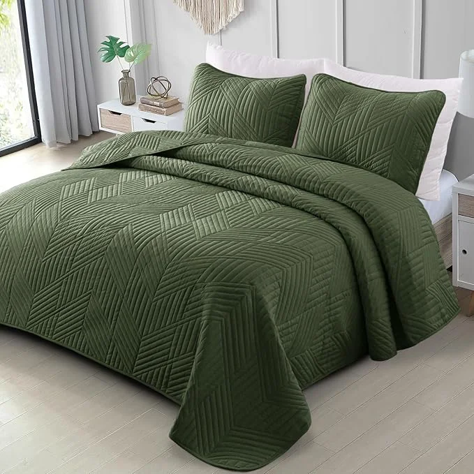 Artisan Exclusivo Mezcla Ultrasonic Full Queen Quilt Bedding Set Lightweight Olive Green Bedspreads Soft Modern Geometric Coverlet Set for All Seasons 1 Quilt and 2 Pillow Shams Exceptional