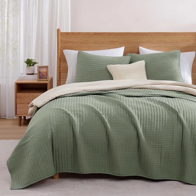 Safe WRENSONGE Sage Green California Oversized King Size Quilt Bedding Set with 2 Pillow Shams -3 Pieces Lightweight Soft Bedspreads Coverlet for All Season Healthy