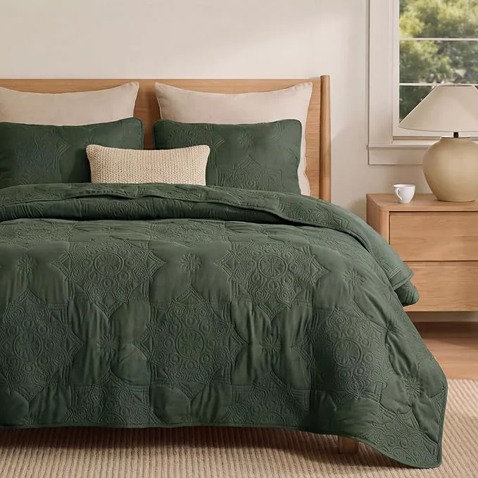 Artisan Bedsure Quilts Queen Size – Olive Green Bedspread Queen Size amp Lightweight Comforter Modern Coverlet with Mandala Pattern Ultra Soft All-Season Bedding 90 x 96 Inches Stitch- Quilting Ultra Soft Lightweight Machine Washable Pet-Friendly Outstanding