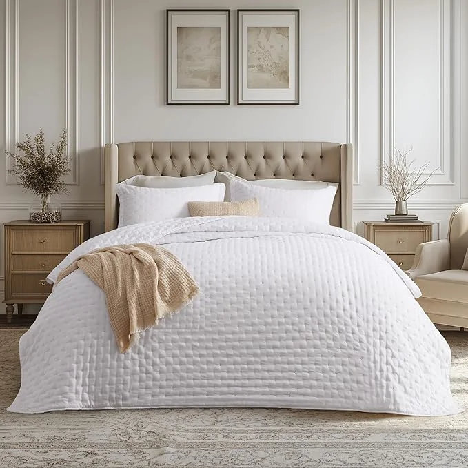 User-Friendly Bedsure King Quilt – Bright White Bedspread King Size amp Lightweight Comforter Modern Coverlet with Clover Pattern Ultra Soft All-Season Bedding 106 x 96 Inches Stitch- Quilting Ultra Soft Lightweight Machine Washable Pet-Friendly Reliable