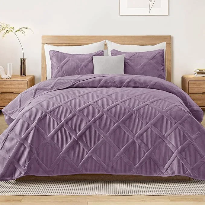 World-Class Exclusivo Mezcla Full Queen Size Quilt Set with Modern Striped Pattern 3 Pieces Lightweight Dusty Lavender Quilts Bedding Set Soft Bedspreads Coverlets for All Seasons Stylish