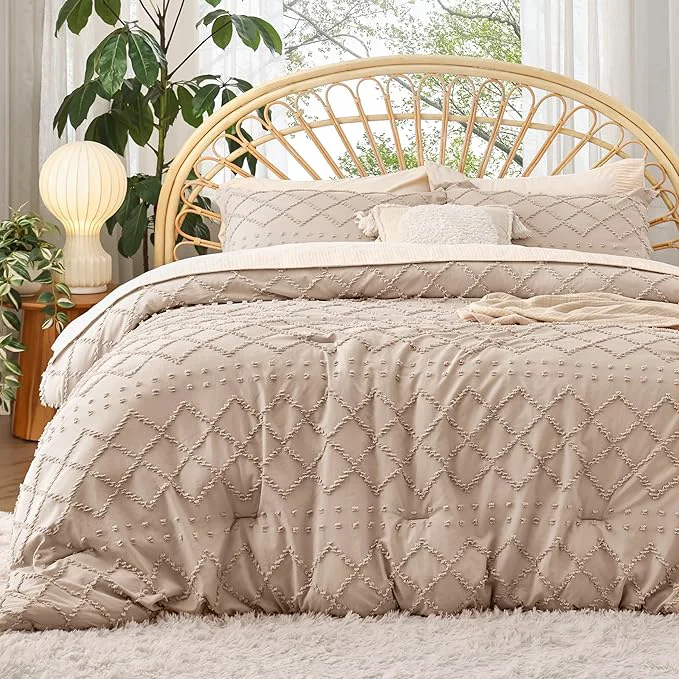 Fast Bedsure California King Comforter Set – Warm Tan Comforter Boho Tufted Shabby Chic Bedding for Kids 3 Pieces Vintage Farmhouse Bed Set for All Seasons Fluffy Soft Bedding with 2 Pillow Shams Environmentally Friendly