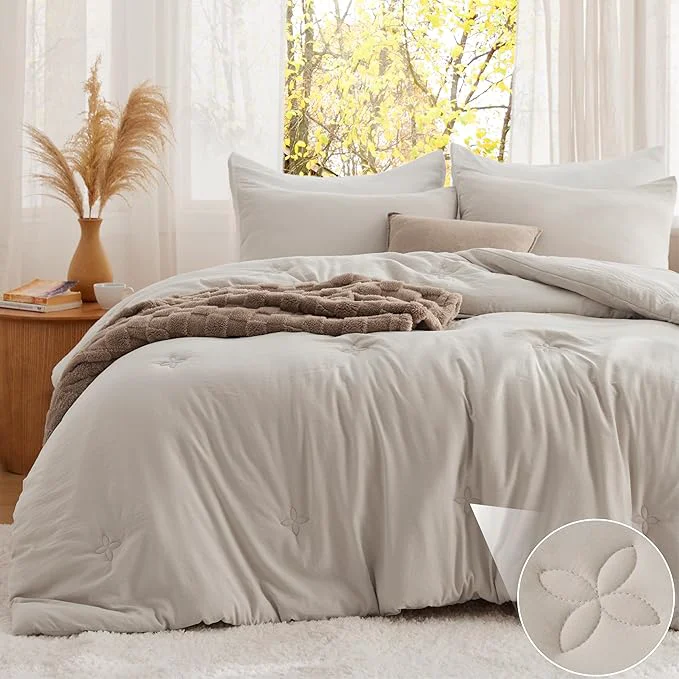 Eco-Friendly Bedsure Full Size Comforter Set Beige Soft Prewashed Full Bedding Quilted Comforter with Clover Design Down Comforter for All Seasons 3 Pieces Bed Set with 2 Pillow Shams Fine Crafted